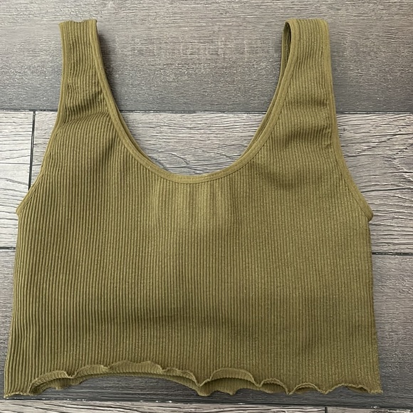 Green Forever21 padded Tank Top - Picture 2 of 3